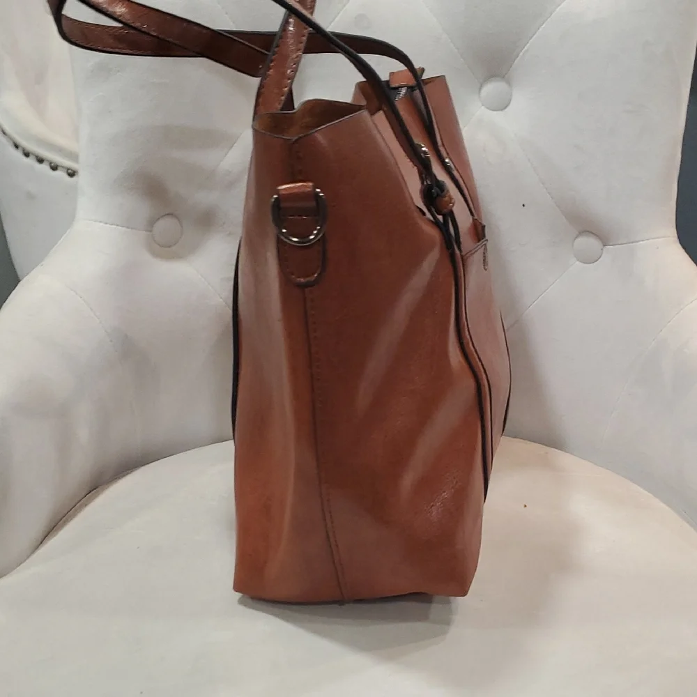 Acelure Leather Tote Bag in Rich Brown - Picture 4 of 16